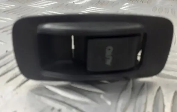 Toyota Corolla E120 E130 Quarter vent window switch 84801-02411-B1