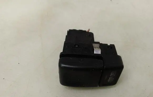 Volvo 850 Windscreen/window heater switch 9128263