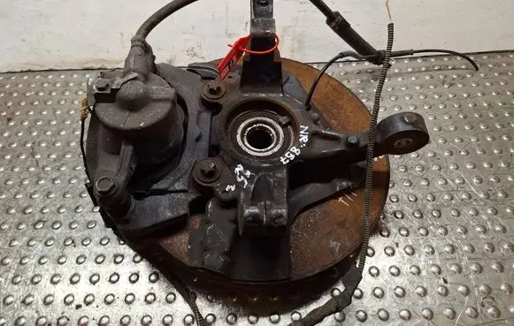 Front wheel hub spindle knuckle