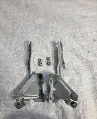 Opel Mokka Engine bonnet/hood hinges 95421580