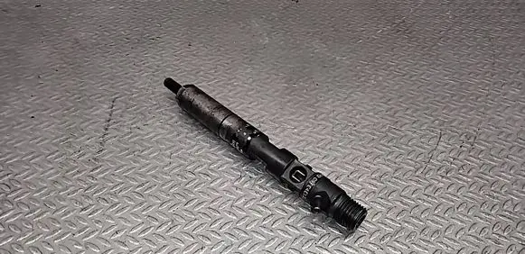 Nissan Note (E11) Fuel injector EJBR03101D