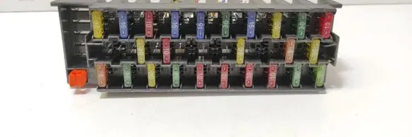 Renault 19 Fuse module 7703297124