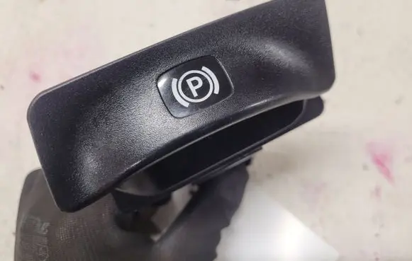 Mercedes-Benz E W211 Hand brake release handle 2114200077