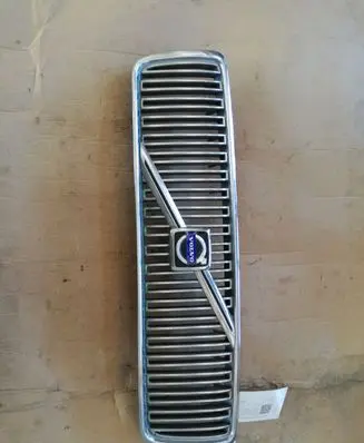 Volvo S80 Front bumper upper radiator grill 9178087