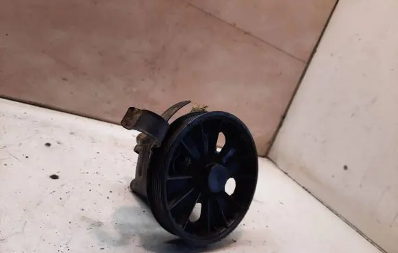 Volvo V70 Power steering pump 30741122 7613955J47