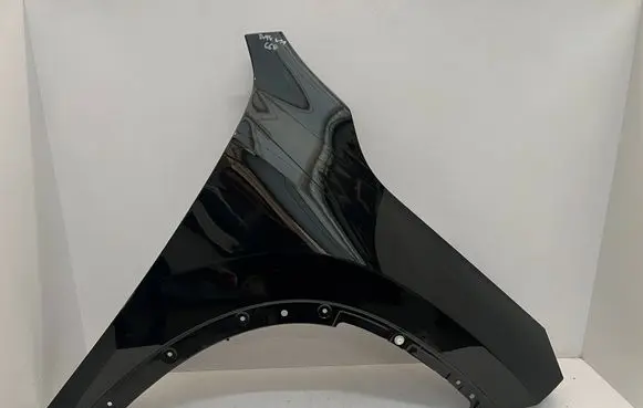 BMW X1 U11 Fender 668