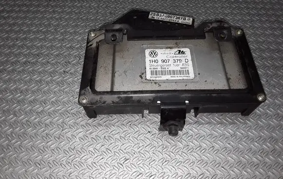 Volkswagen Golf III ABS control unit/module 1H0907379D