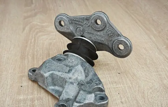 BMW X5 G05 Gearbox mounting bracket 5A16555 6861571