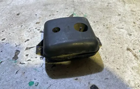 Vacuum air tank