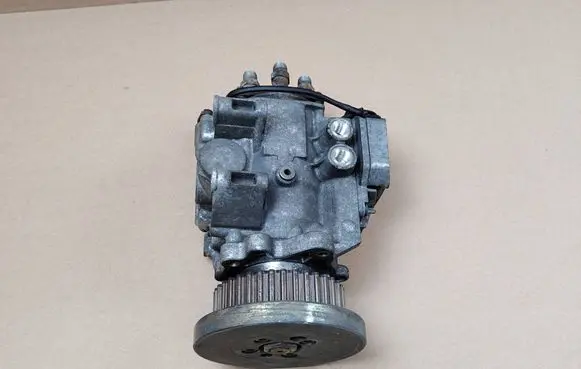 Audi A6 Allroad C5 Fuel injection high pressure pump 0281002150 0281010889