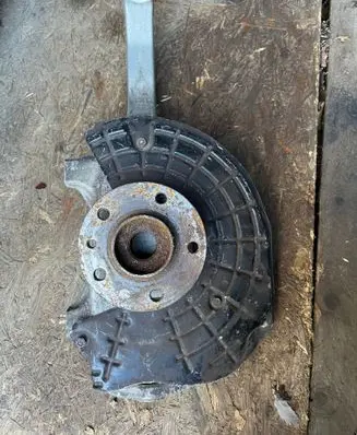 Maserati Ghibli Front wheel hub 670001805