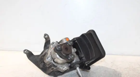 BMW 5 E60 E61 Power steering pump 7693974