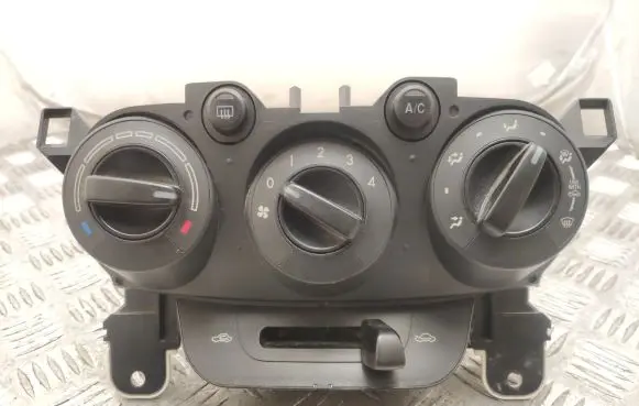 Mazda 2 Interior fan control switch UDF71
