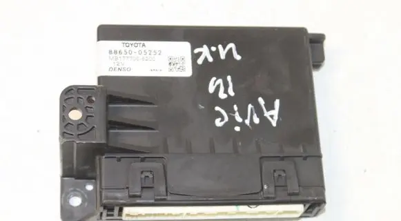 Toyota Avensis T270 Other control units/modules 8865005252
