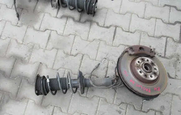 Volkswagen PASSAT B8 Front wheel hub spindle knuckle
