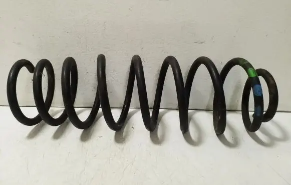 Volkswagen Golf III Rear coil spring
