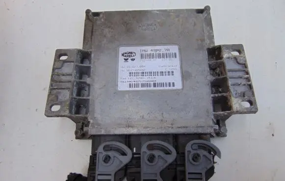 Peugeot 206 Engine control unit/module 9646575680 9645989480