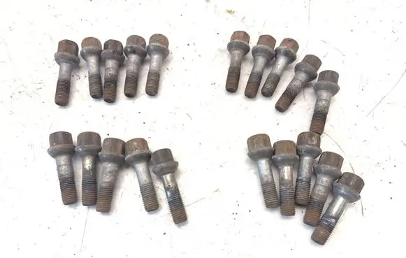 Mercedes-Benz CLK A209 C209 Nuts/bolts 