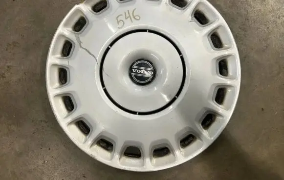 Volvo S40 R16 wheel hub/cap/trim 30714075