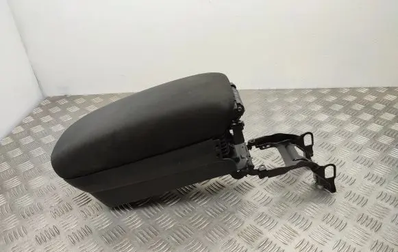 Toyota Avensis T250 Armrest