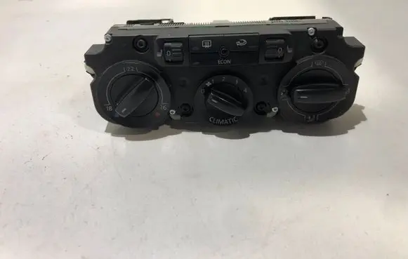Volkswagen PASSAT B6 Climate control unit