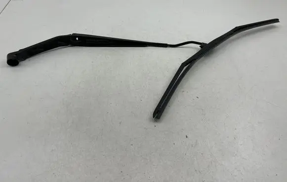 Windshield/front glass wiper blade