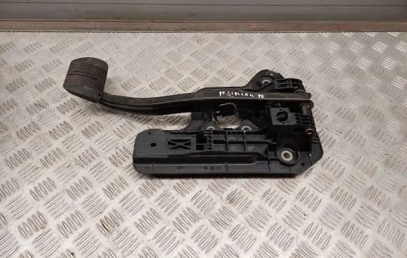 Chrysler Pacifica Brake pedal P04581676AB