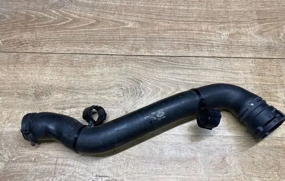 Land Rover Range Rover Sport L494 Engine coolant pipe/hose FPLA8D033CA CV1XA