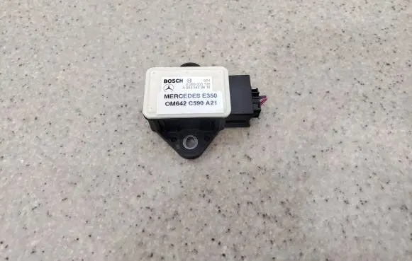 Mercedes-Benz E C207 W207 ESP acceleration yaw rate sensor 0265005735