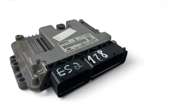 Hyundai i30 Engine control unit/module ECU 391112A406 0281016574