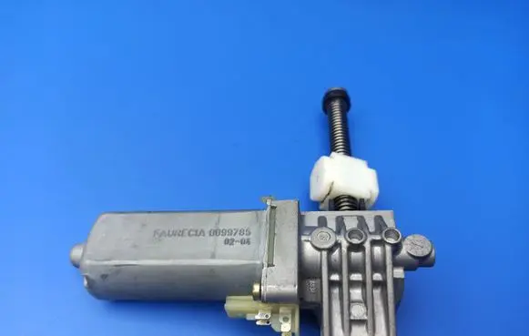 BMW 7 E65 E66 Seat adjustment motor 0099785 0390201955