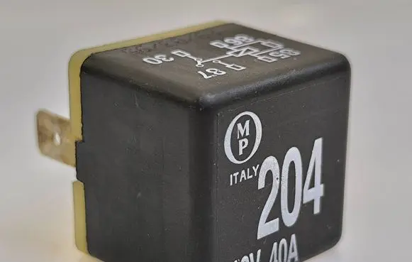 Audi A4 S4 B5 8D Other relay 431951253H