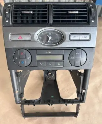 Ford Mondeo Mk III Central console control unit 