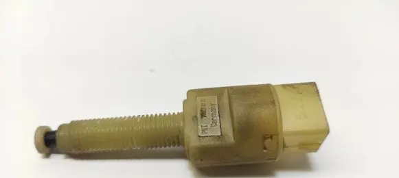 Volkswagen PASSAT B5 Brake pedal sensor switch 4A0945515A