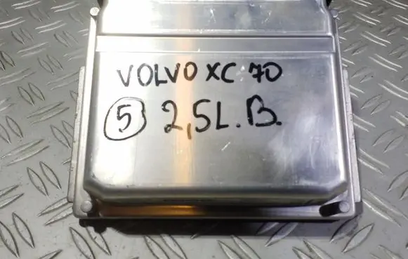 Volvo XC70 Engine control unit/module ECU 0261208289 1039S05977 30668478A