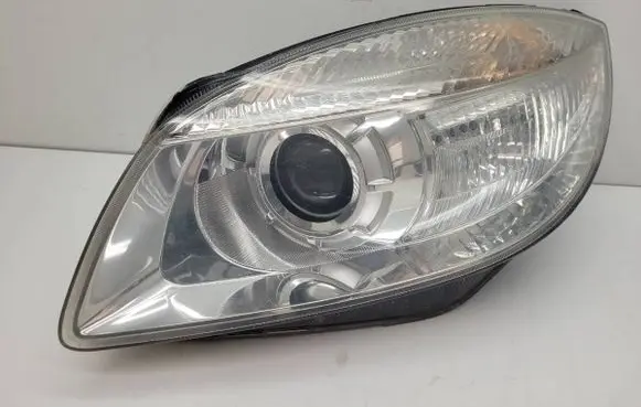 Skoda Fabia Mk2 (5J) Headlight/headlamp AUTOFROSTEUROPA
