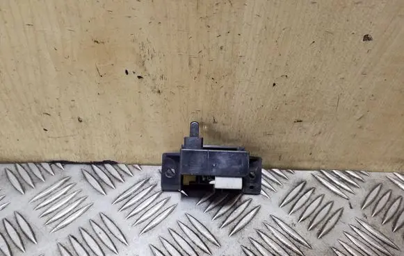 Honda CR-V Glove box light 