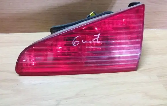 Peugeot 607 Tailgate rear/tail lights