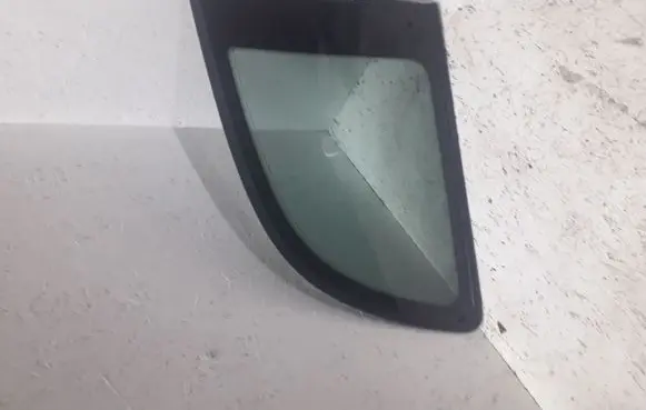 Opel Zafira A Rear side window