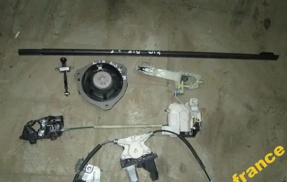 KIA Rio Front window lifting mechanism without motor