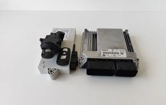 BMW 5 E60 E61 Engine ECU kit and lock set 7801712 DDE7801712 0281013253