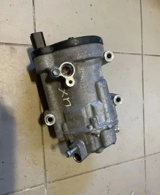 Lexus UX Air conditioning (A/C) compressor (pump) 0424000171
