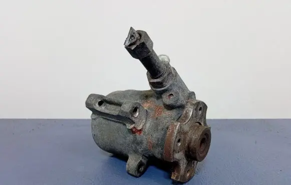 Peugeot Partner Power steering pump 7847017