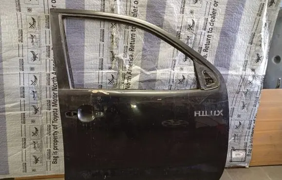 Toyota Hilux (AN10, AN20, AN30) Front door