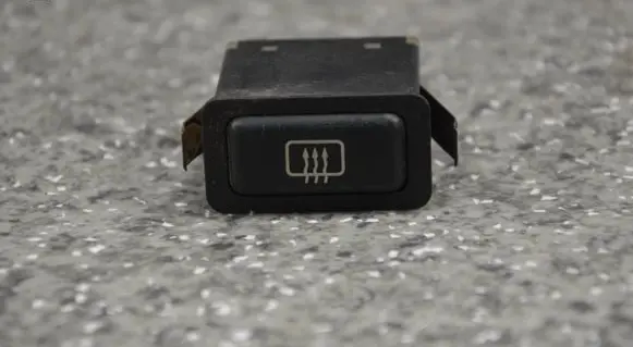 BMW 3 E30 Windscreen/window heater switch 1371871