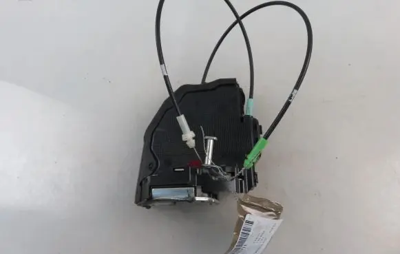Toyota Urban Cruiser (XP110) Rear door lock
