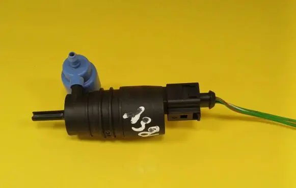Audi A3 S3 8L Windscreen/windshield washer pump 1J0973722