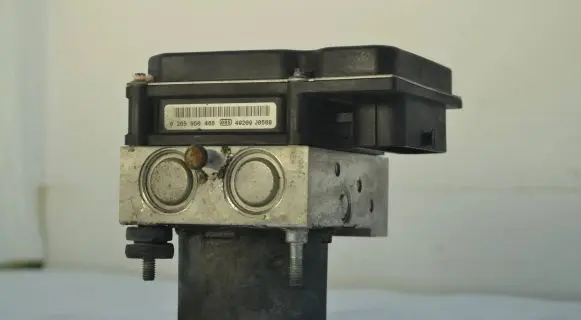 Audi A4 S4 B7 8E 8H ABS Pump 8E0910517B 8E0614517AT