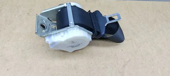 Mercedes-Benz C W204 Middle seatbelt (rear) A2048600085