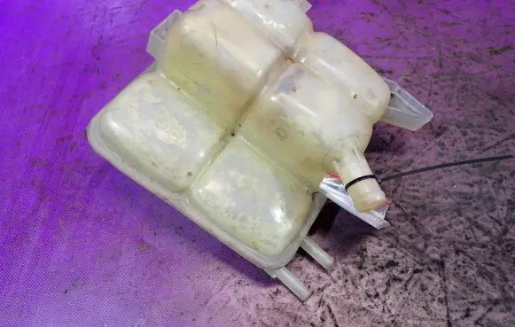 Mazda 3 I Coolant expansion tank/reservoir 3M5H8K218AF